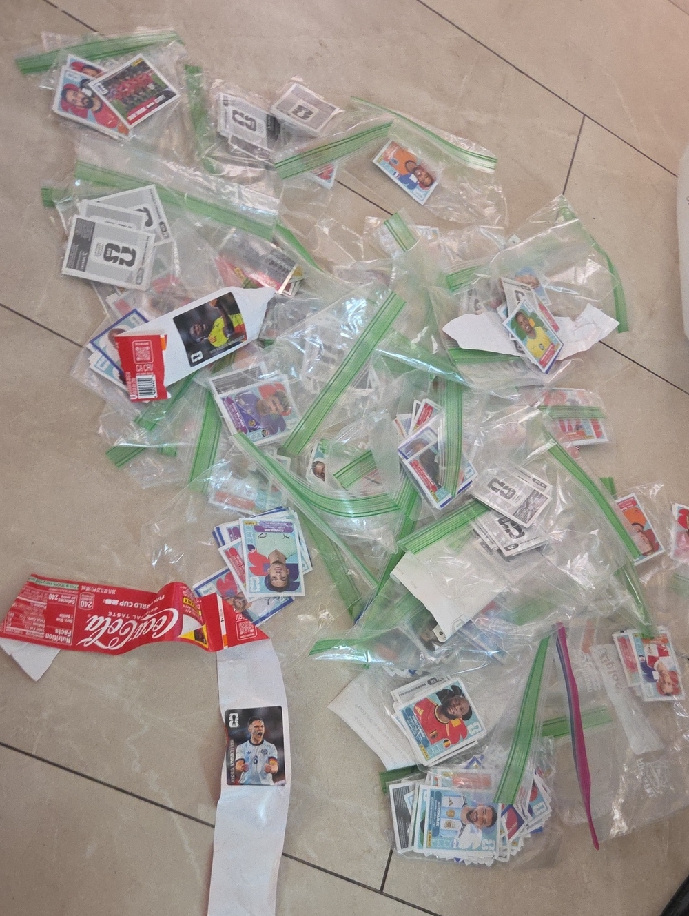 Selling World Cup Fifa Panini Stickers